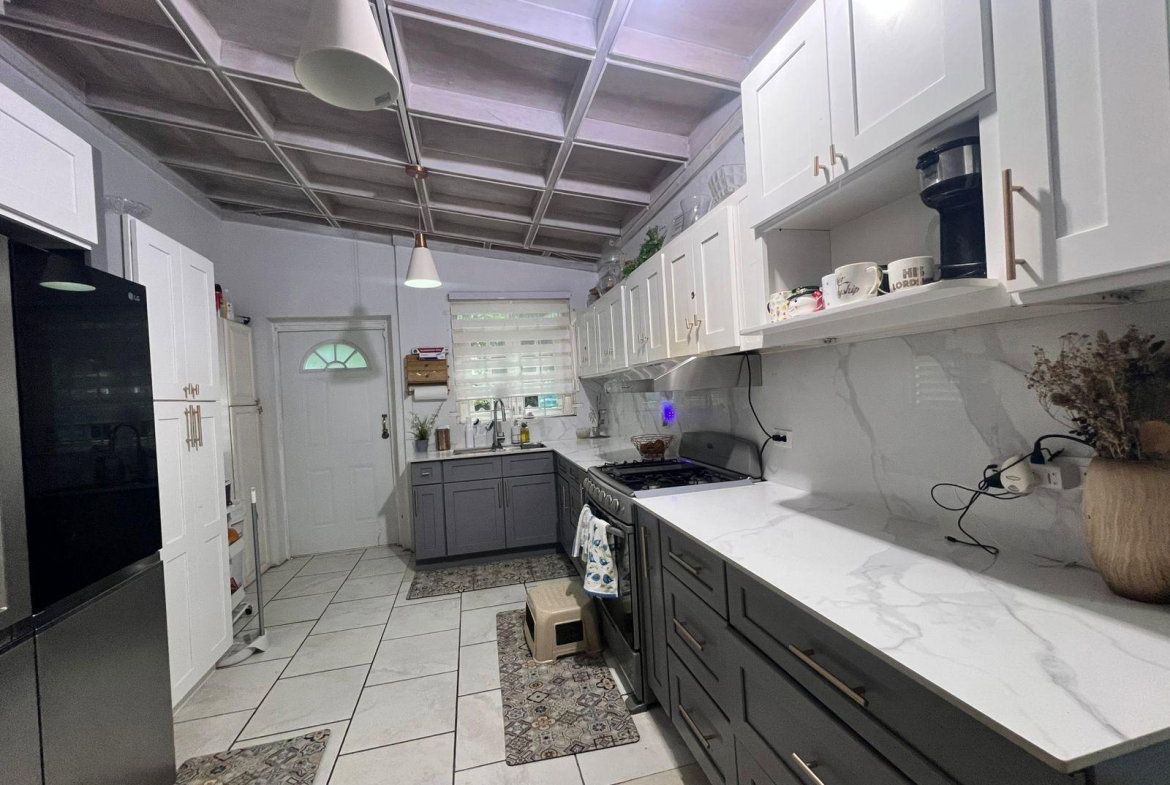 Thirteenth image of 35 Foresythe Drive in Kingston 6, St. Andrew, Jamaica - property is For Rent