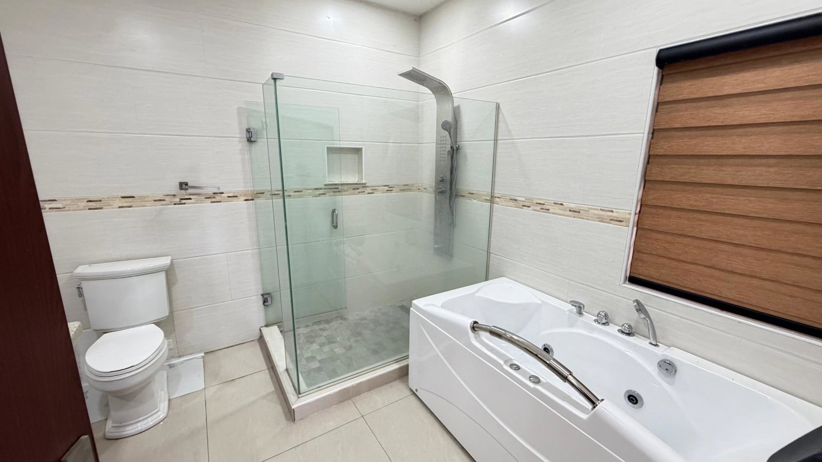 Spacious-2-Bedroom-Apartment-for-Rent-at-Norbrook-Golf-Estate-Kingston Twelfth image of 32 Norbrook Golf Estate in Kingston 8, St. Andrew, Jamaica - property is For Rent