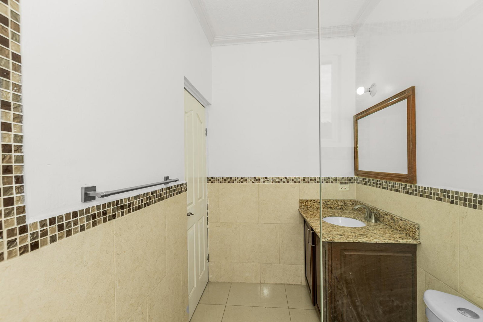 Twentieth image of 3 Washington Drive in Kingston 10, St. Andrew, Jamaica - property is For Rent