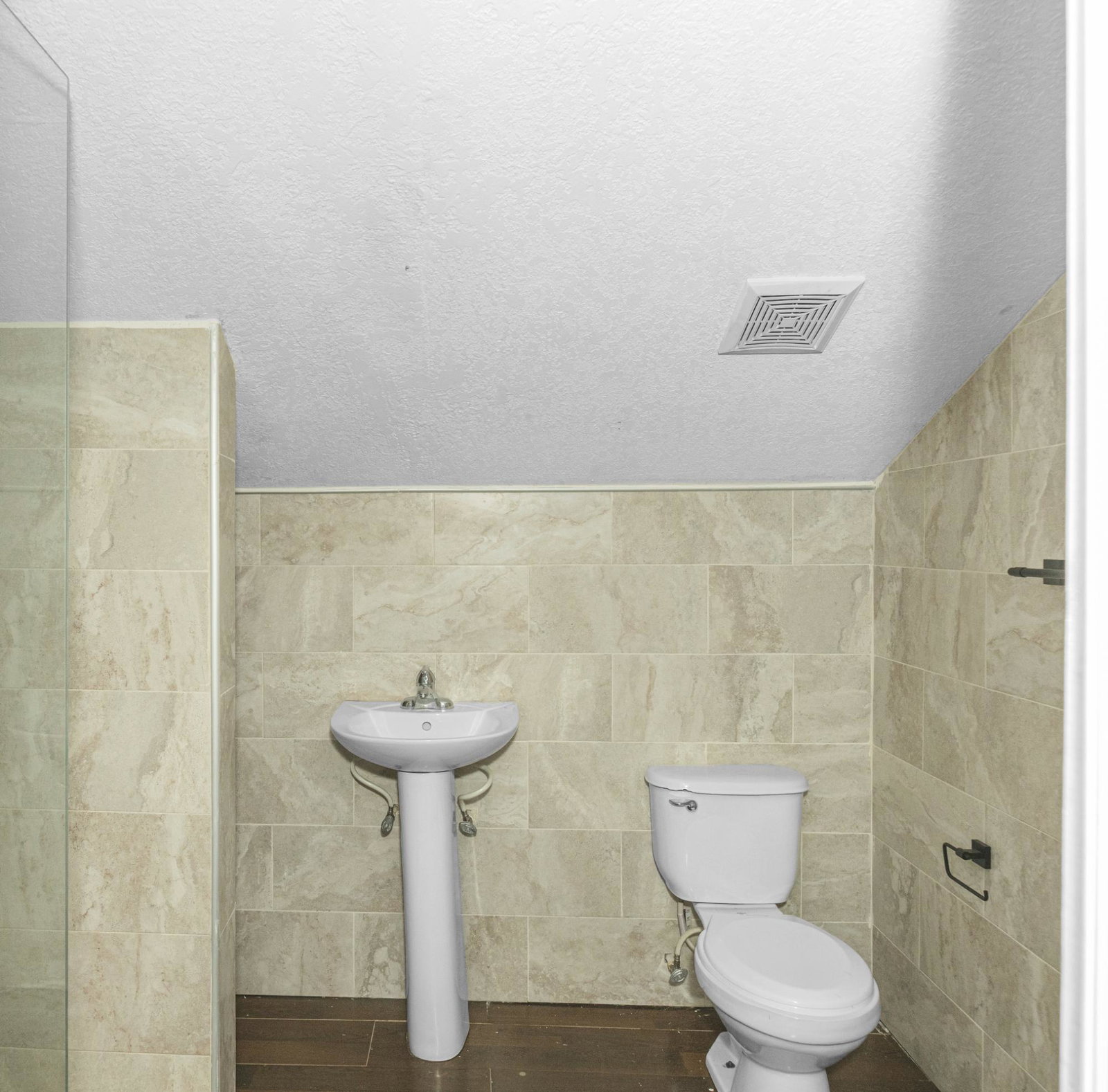 Twenty-Third image of 3 Washington Drive in Kingston 10, St. Andrew, Jamaica - property is For Rent