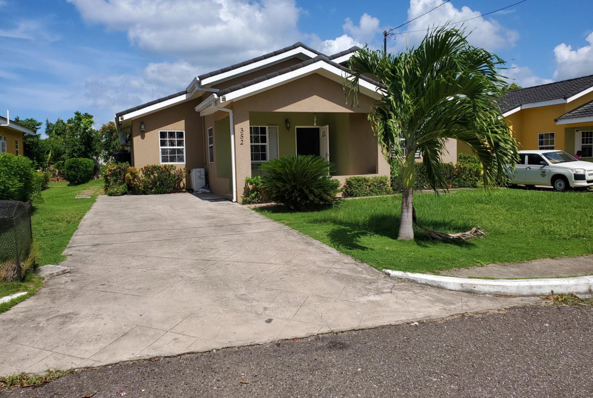 Second image of 352- Draxhall Country Club in St. Ann's Bay, St. Ann, Jamaica - property is For Rent