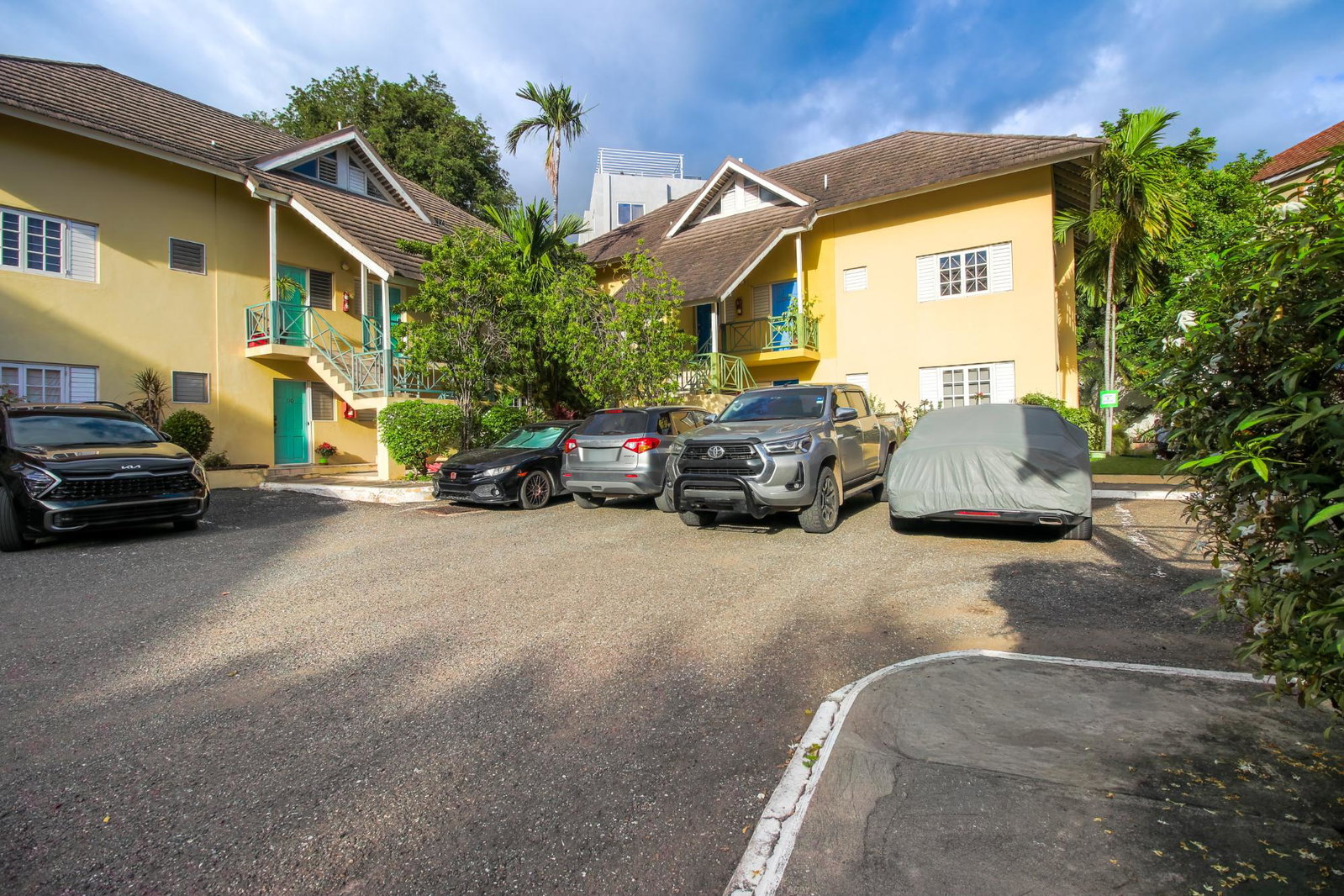 Spacious-3-Bedroom-Split-Level-Apartment-for-Rent-in-Jamaica-St.-Andrew Sixteenth image of 207-14 Fairway Avenue in Kingston 5, St. Andrew, Jamaica - property is For Rent