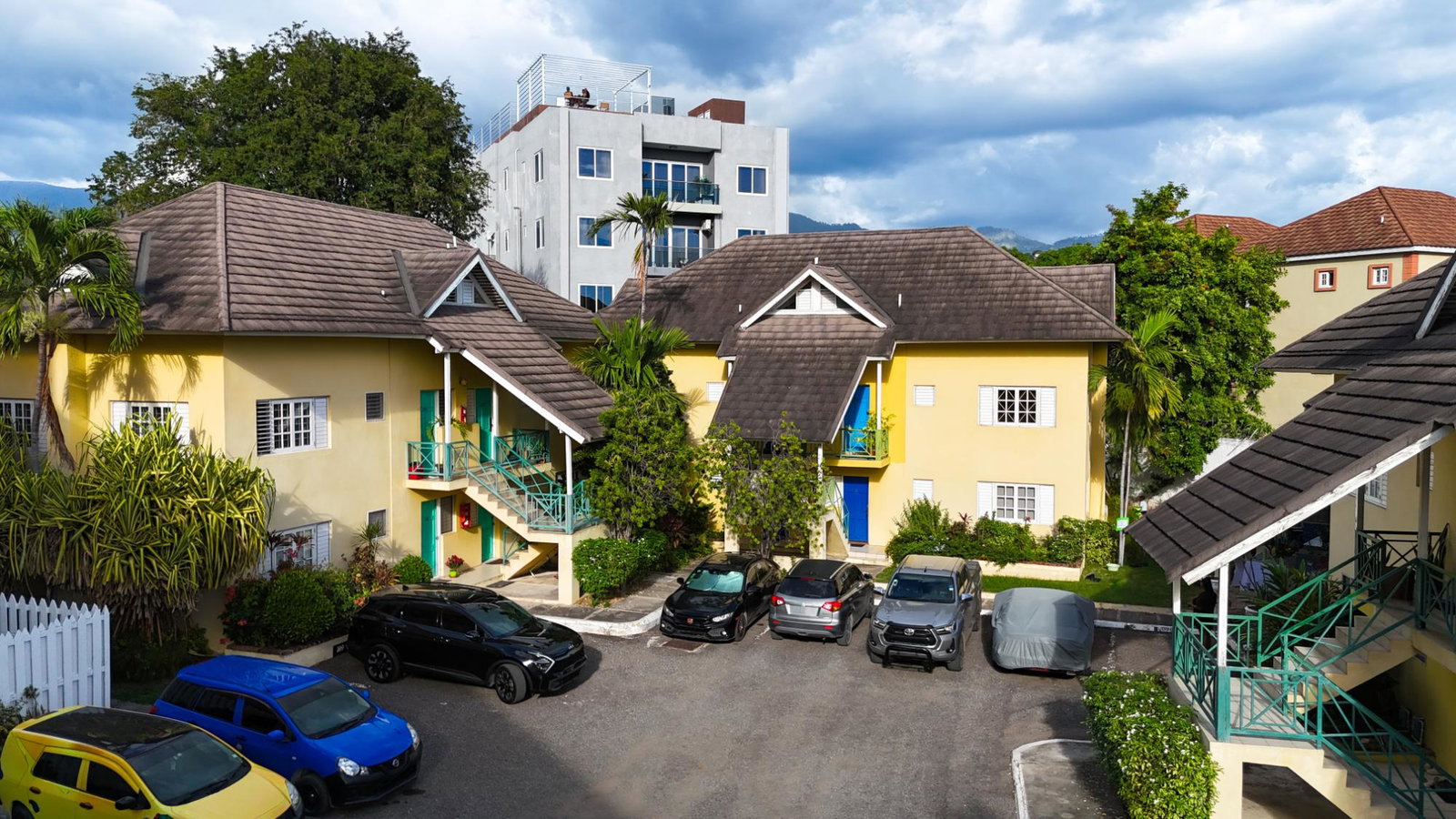 Spacious-3-Bedroom-Split-Level-Apartment-for-Rent-in-Jamaica-St.-Andrew Seventeenth image of 207-14 Fairway Avenue in Kingston 5, St. Andrew, Jamaica - property is For Rent