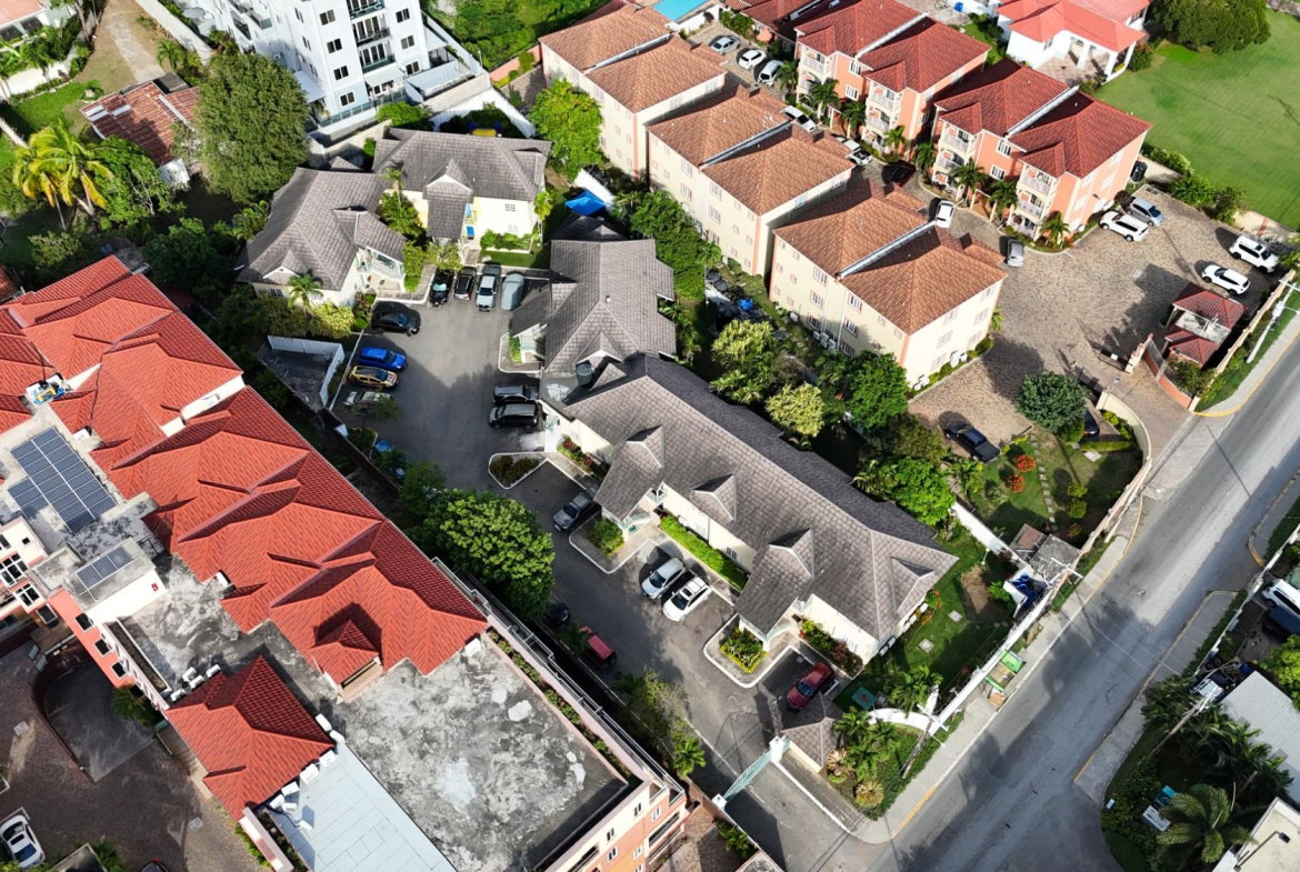 Eighteenth image of 207-14 Fairway Avenue in Kingston 5, St. Andrew, Jamaica - property is For Rent