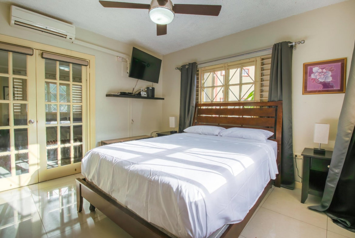 Seventh image of 207-14 Fairway Avenue in Kingston 5, St. Andrew, Jamaica - property is For Rent