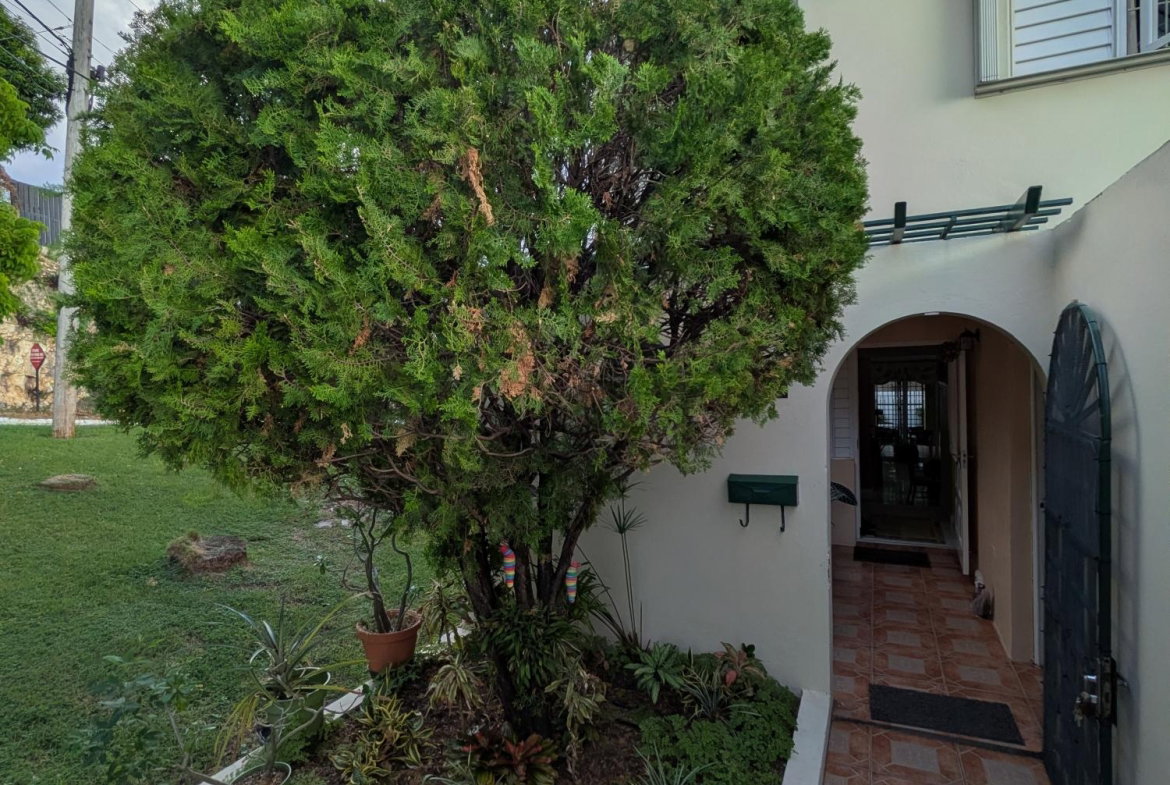 Seventh image of 1 Armour Glades, Kingston 8 in Kingston 8, St. Andrew, Jamaica - property is For Rent