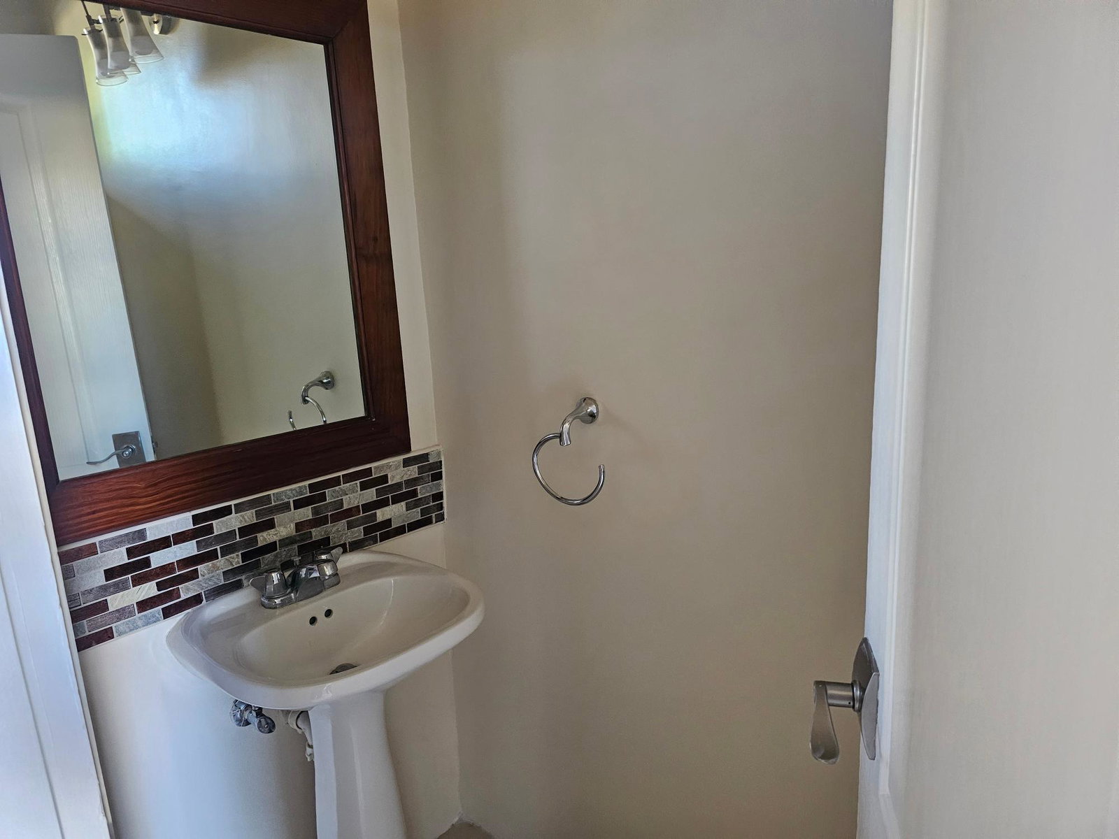 Fifteenth image of 6-3 Linstone Crescent in Kingston 6, St. Andrew, Jamaica - property is For Rent