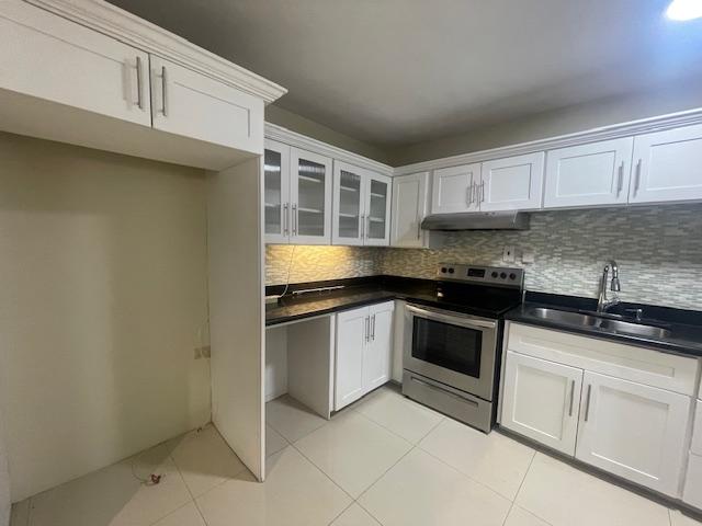 Ninth image of Dilcoosha Avenue in Kingston 10, St. Andrew, Jamaica - property is For Rent