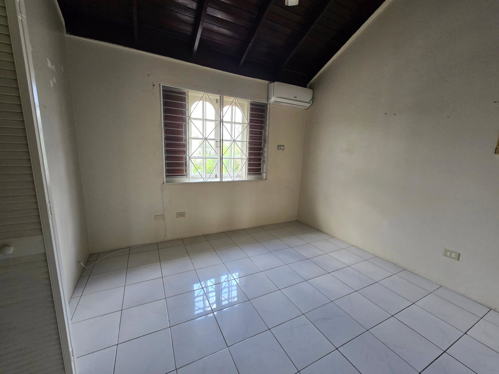 Seventh image of 16-68 Hope Road in Kingston 6, St. Andrew, Jamaica - property is For Rent