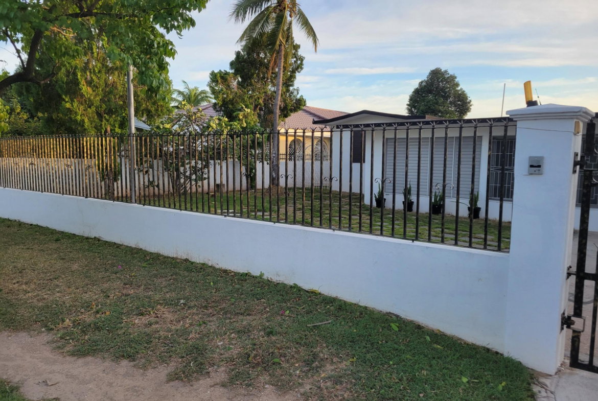 Third image of 7 Sydney Road in Kingston 5, St. Andrew, Jamaica - property is For Rent