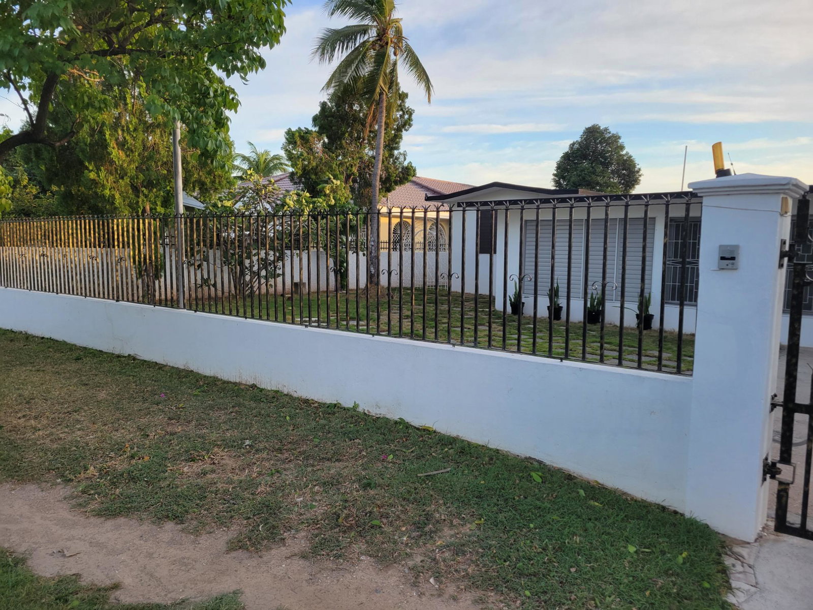 Third image of 7 Sydney Road in Kingston 5, St. Andrew, Jamaica - property is For Rent