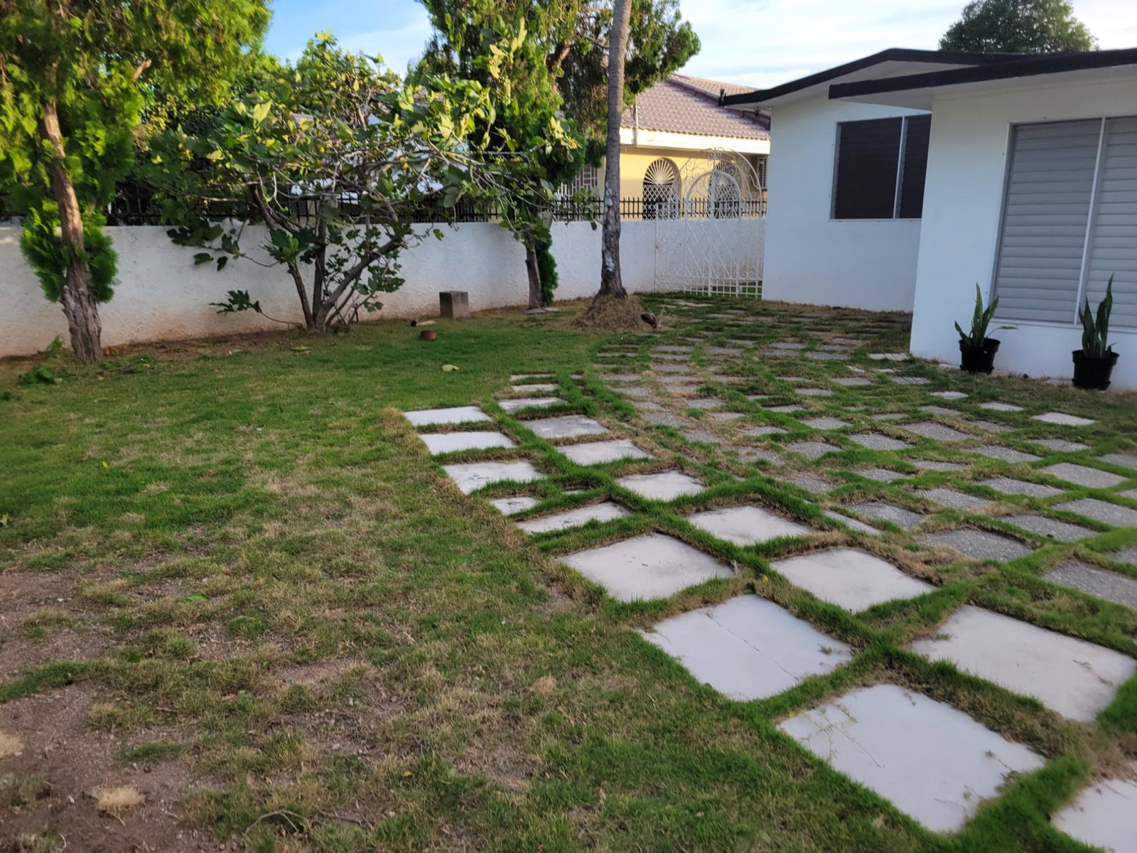 Fourth image of 7 Sydney Road in Kingston 5, St. Andrew, Jamaica - property is For Rent