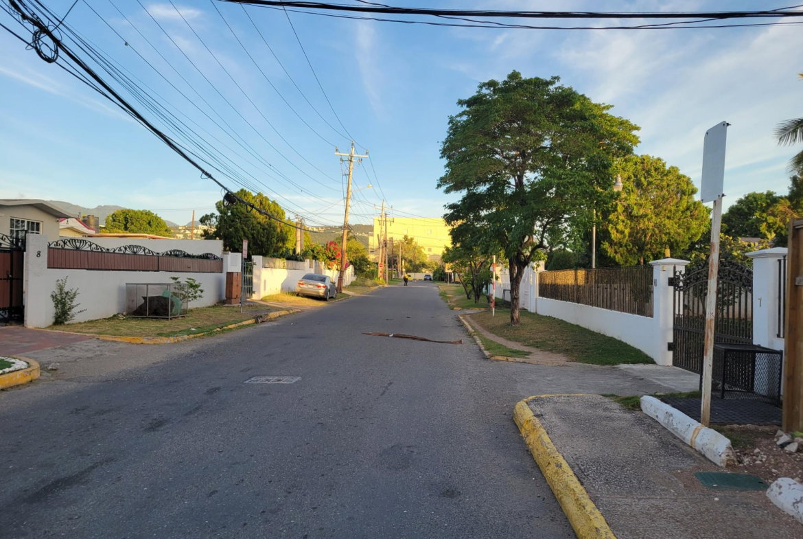 Ninth image of 7 Sydney Road in Kingston 5, St. Andrew, Jamaica - property is For Rent