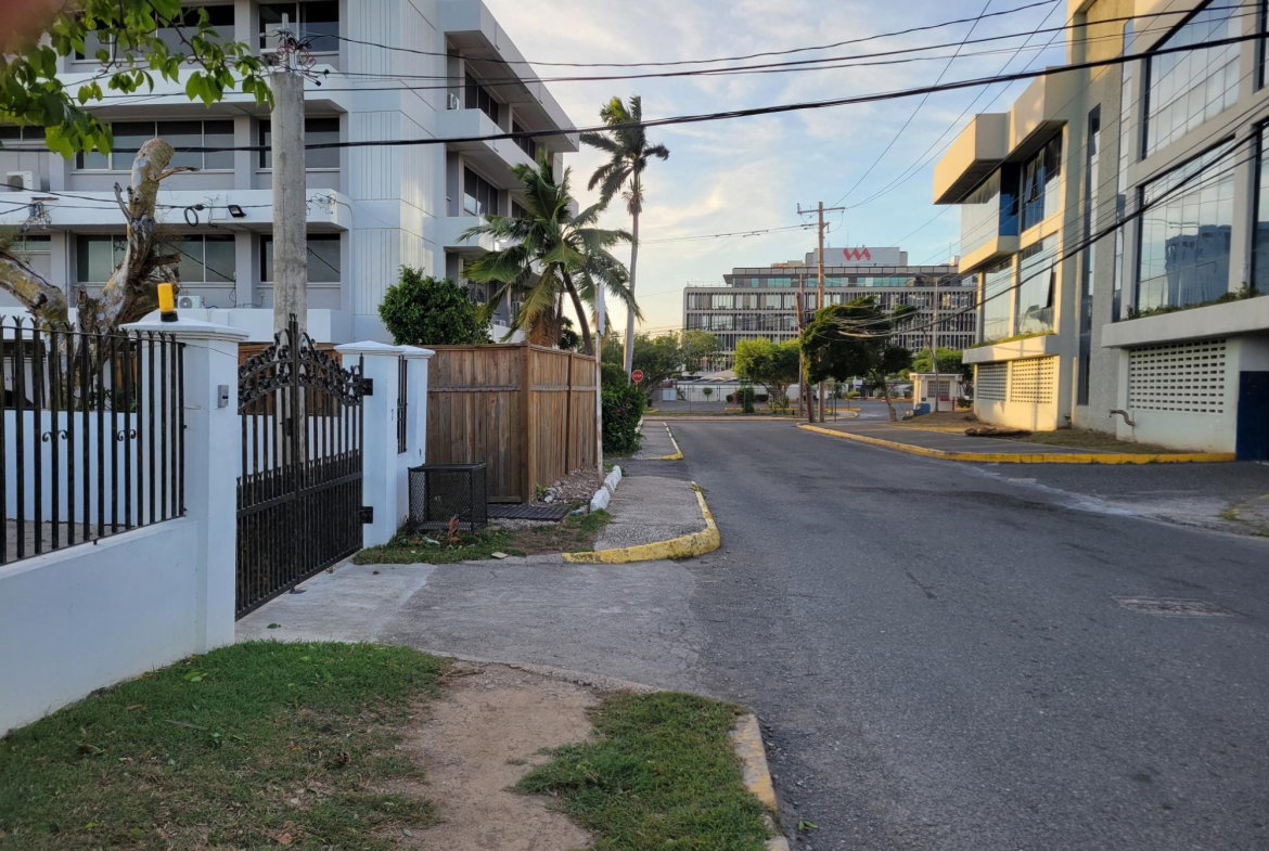 Tenth image of 7 Sydney Road in Kingston 5, St. Andrew, Jamaica - property is For Rent