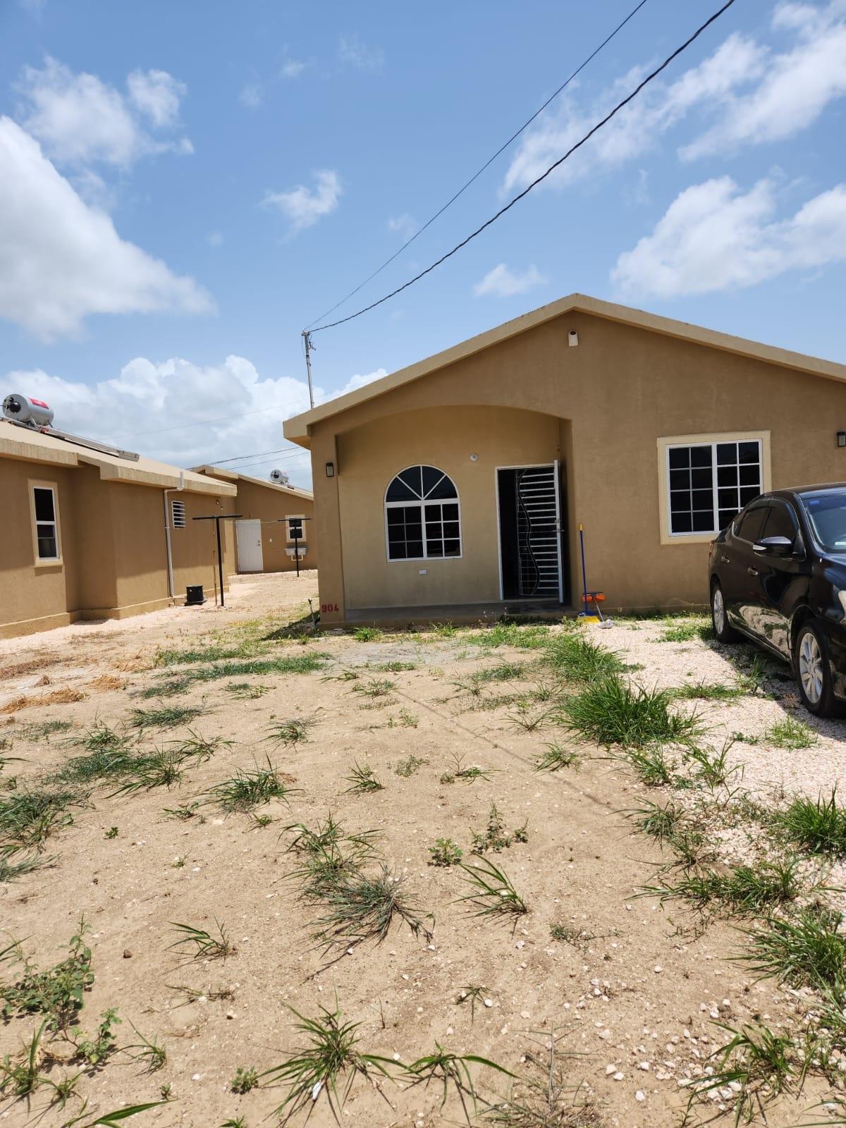Third image of 904 Violet Crescent in Phoenix Park, St. Catherine, Jamaica - property is For Rent