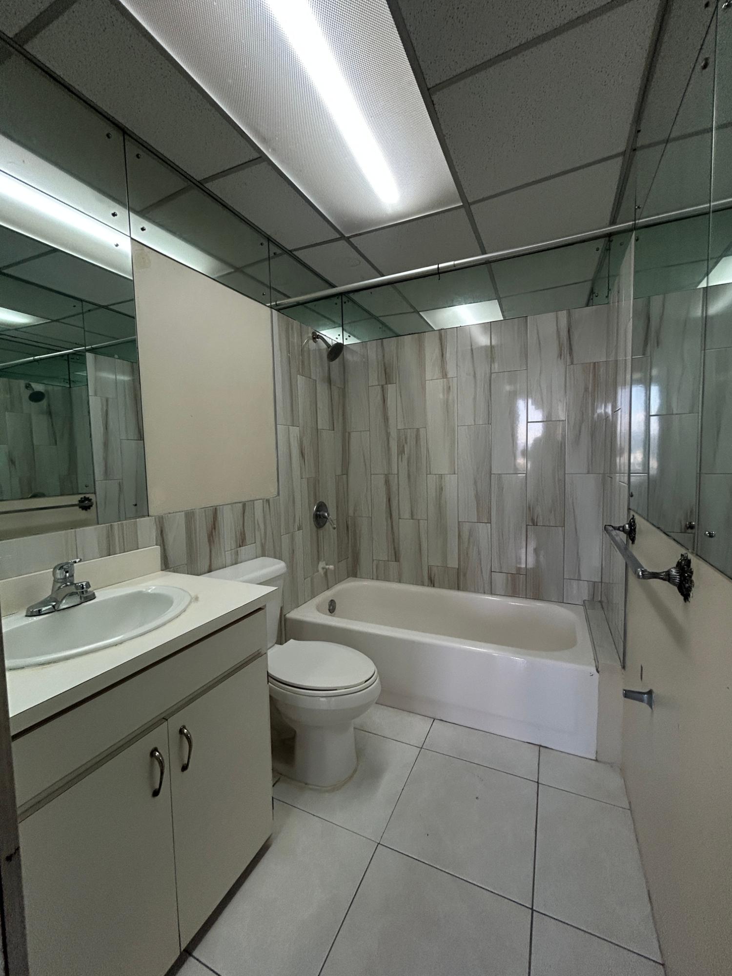 Nineteenth image of 50- Courtley Towers, 3 Renfre in Kingston 5, St. Andrew, Jamaica - property is For Rent