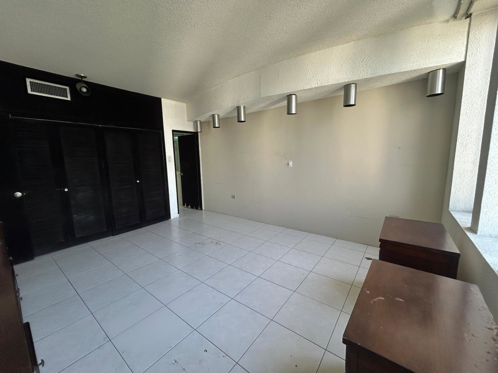 Twenty-Second image of 50- Courtley Towers, 3 Renfre in Kingston 5, St. Andrew, Jamaica - property is For Rent