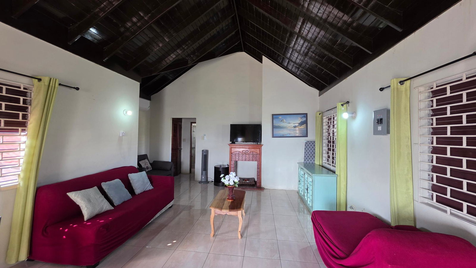 Thirteenth image of Morningside dr in Rosemount, St. James, Jamaica - property is For Rent