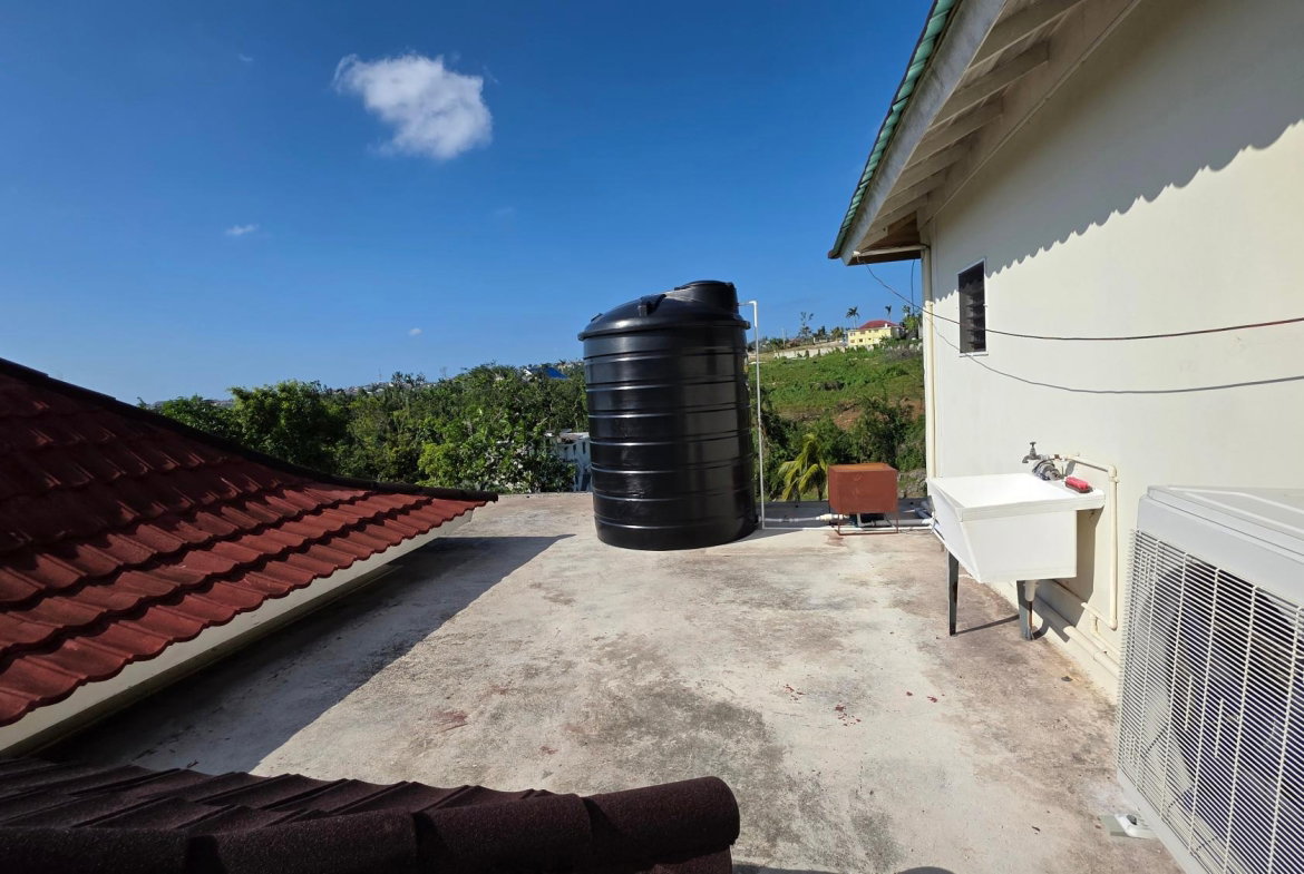 Seventh image of Morningside dr in Rosemount, St. James, Jamaica - property is For Rent