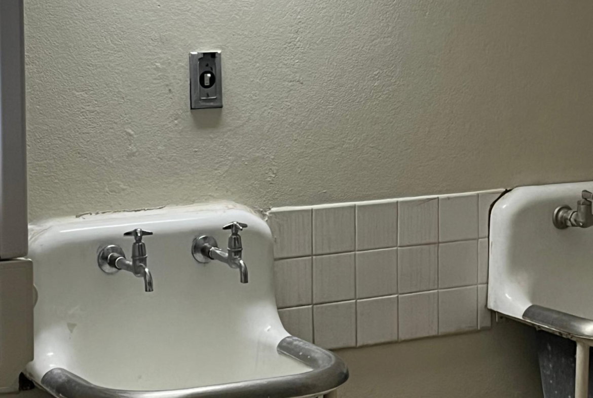 Seventeenth image of Apt C-1a Bridgemount Heights, King in Kingston 8, St. Andrew, Jamaica - property is For Rent