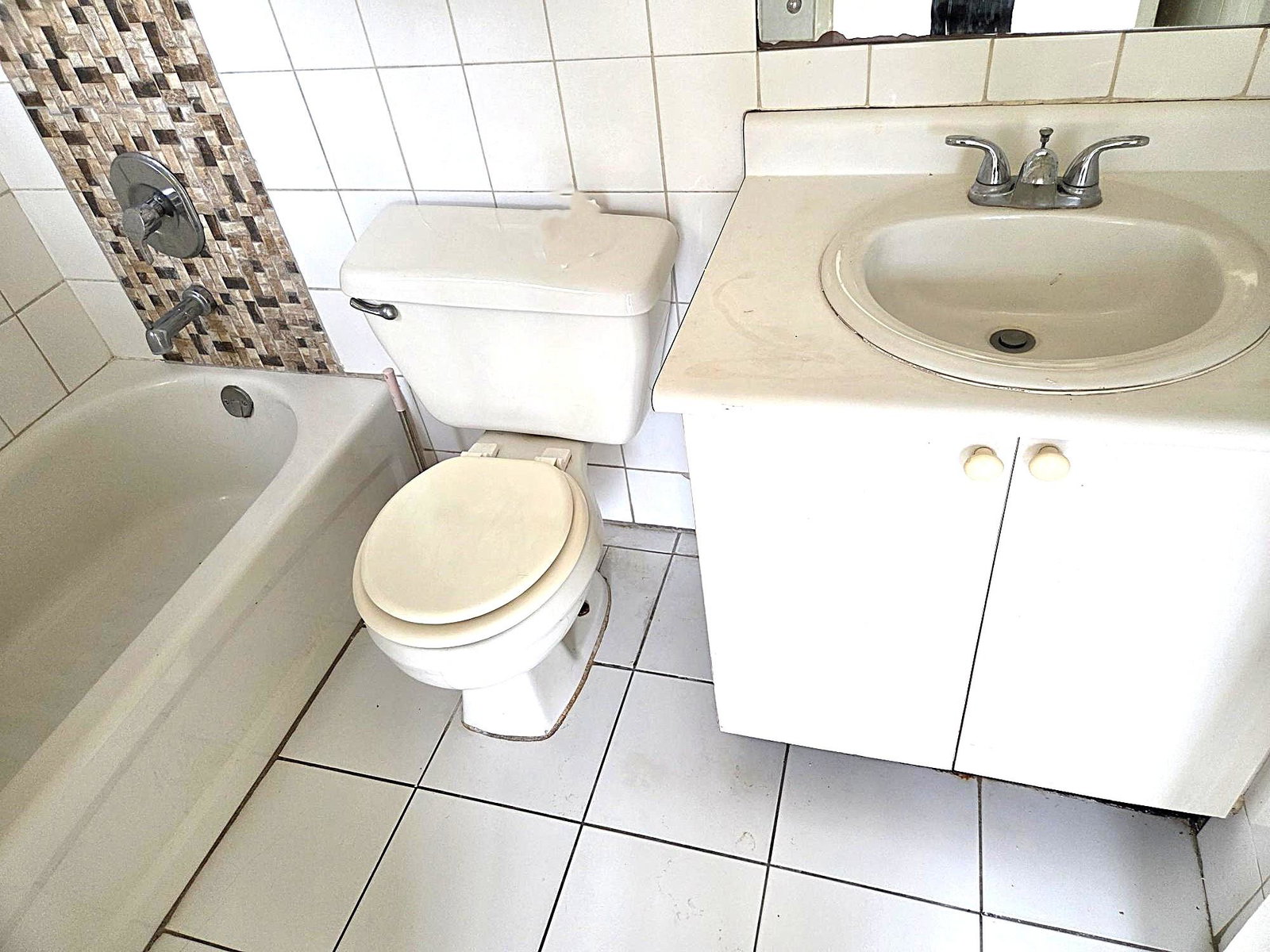 Twelfth image of 221-2 Worthington Terrace in Kingston 10, St. Andrew, Jamaica - property is For Rent