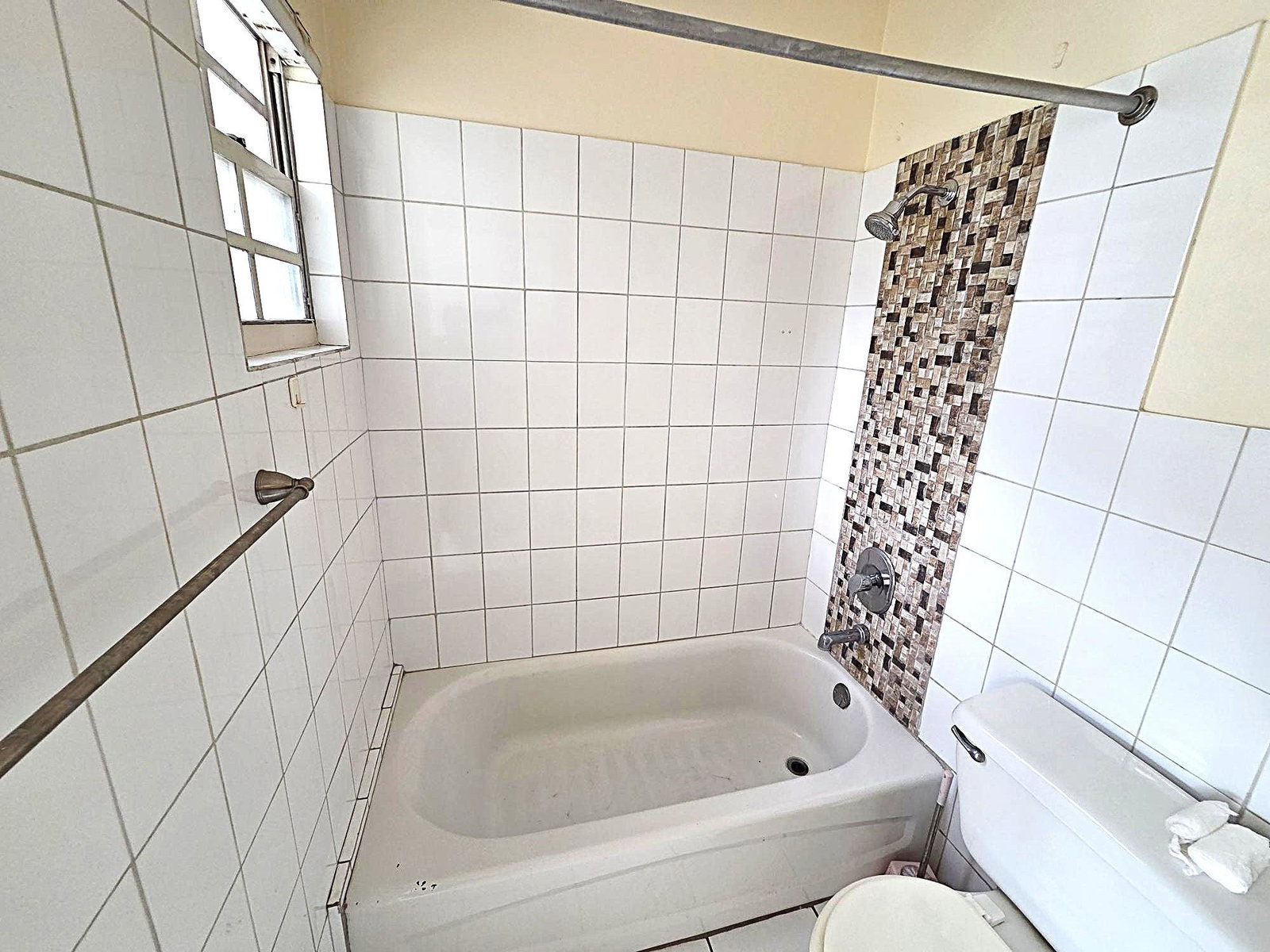 Fourth image of 221-2 Worthington Terrace in Kingston 10, St. Andrew, Jamaica - property is For Rent