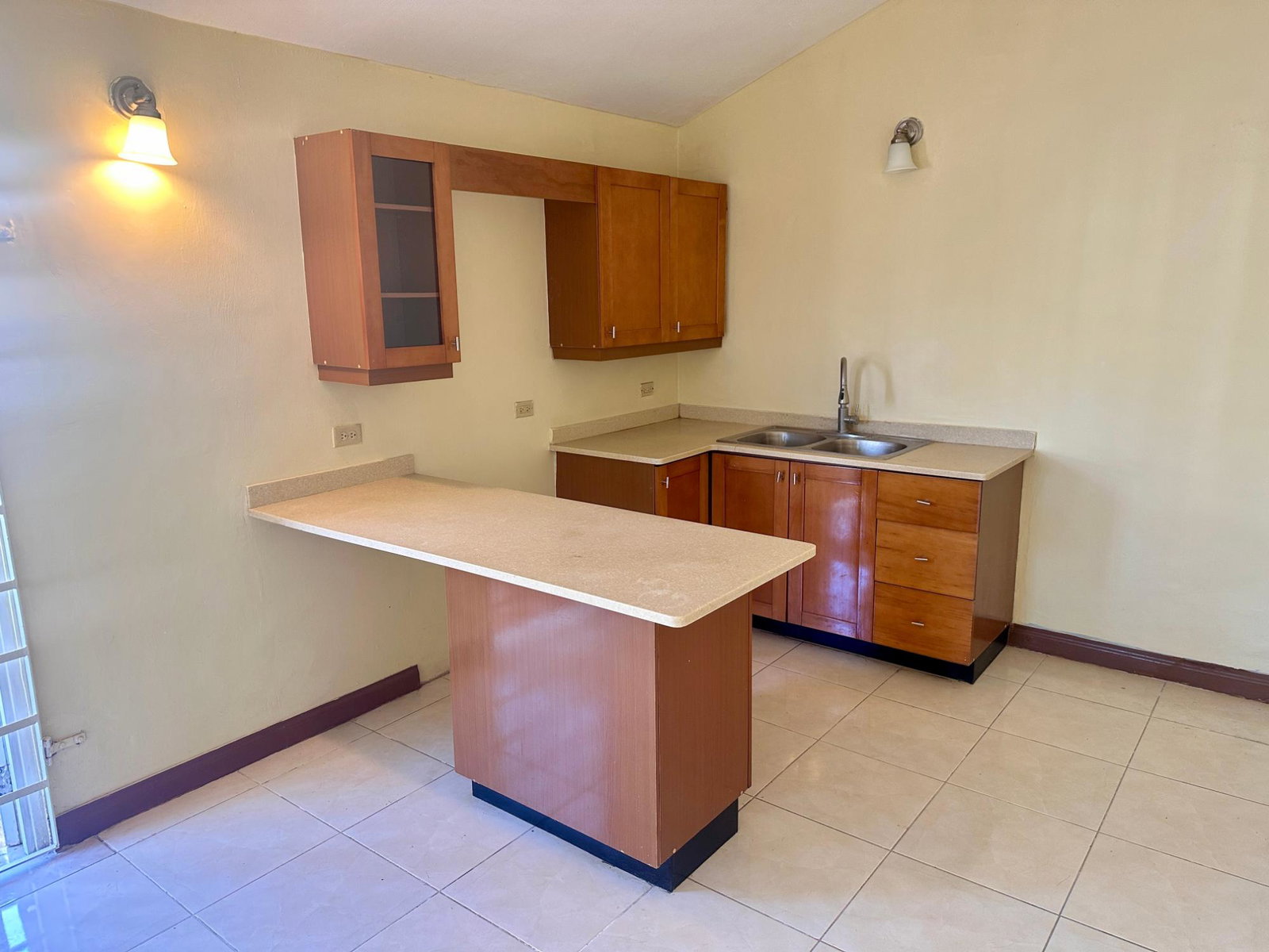 Twelfth image of 3 South Boulevard in Old Harbour, St. Catherine, Jamaica - property is For Rent