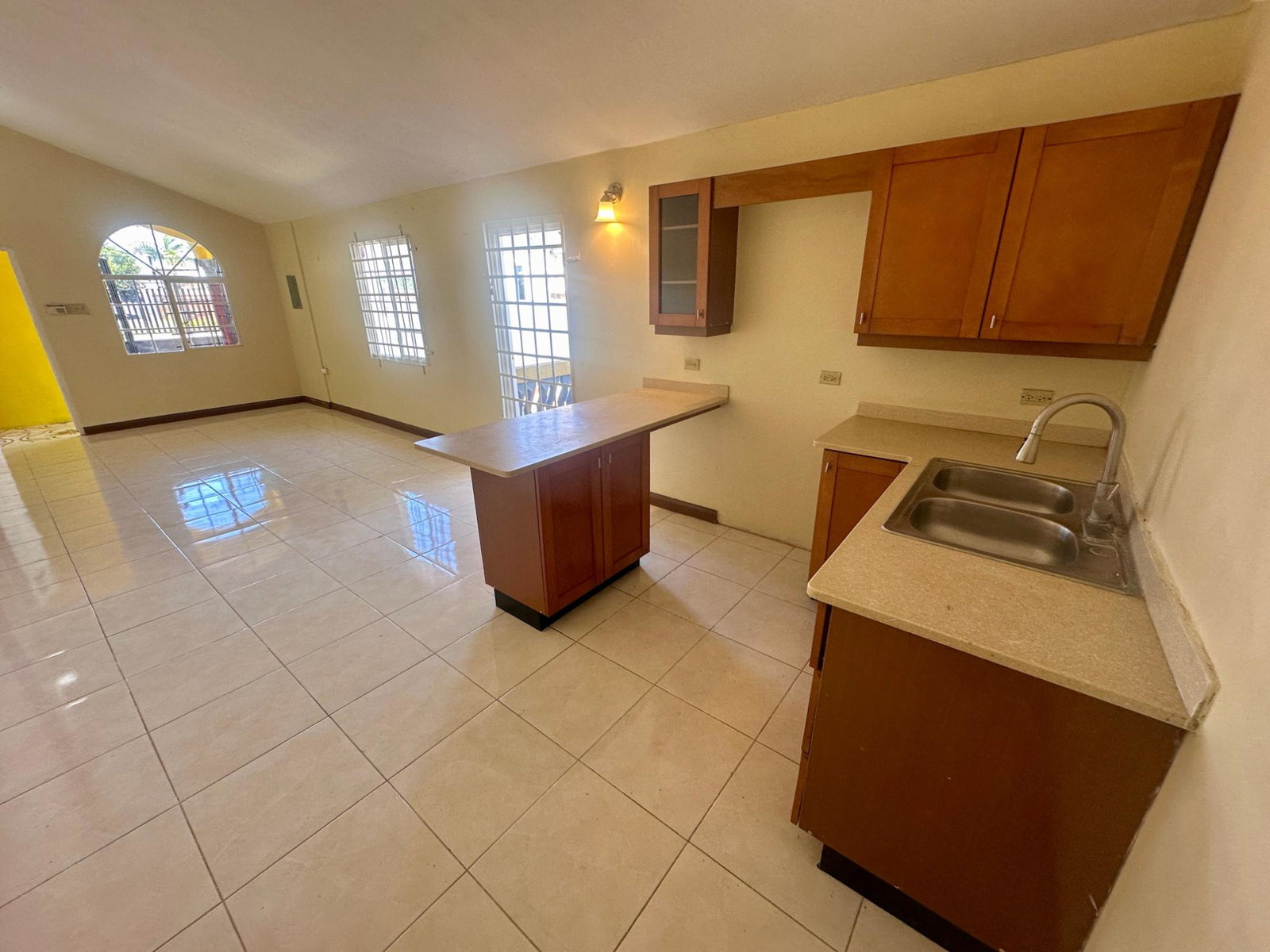 Thirteenth image of 3 South Boulevard in Old Harbour, St. Catherine, Jamaica - property is For Rent