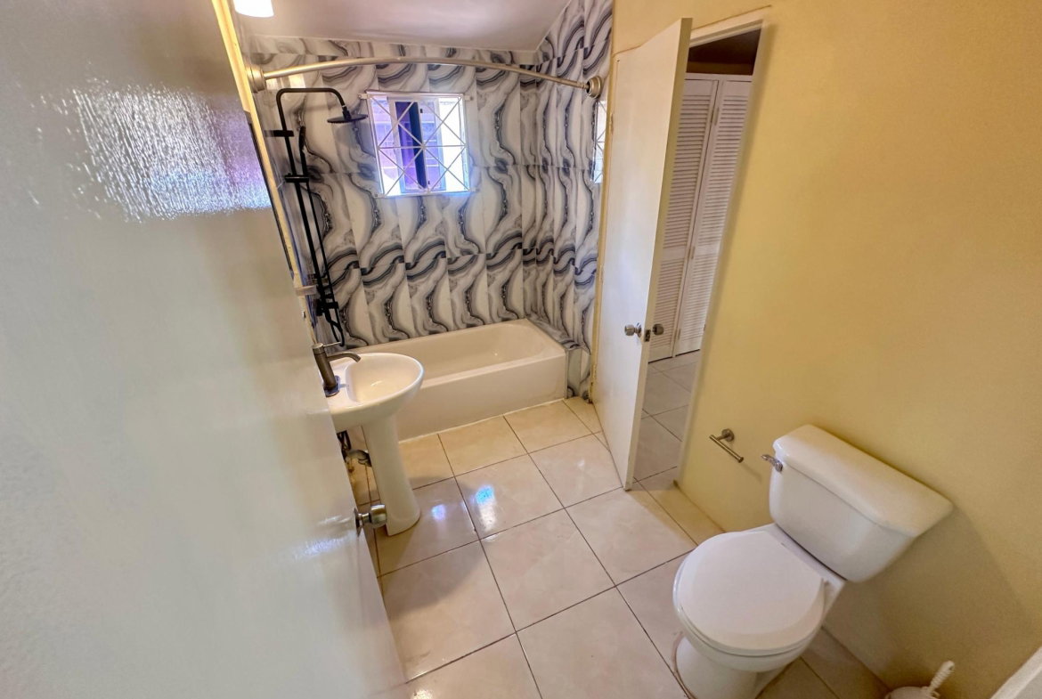 Twenty-First image of 3 South Boulevard in Old Harbour, St. Catherine, Jamaica - property is For Rent