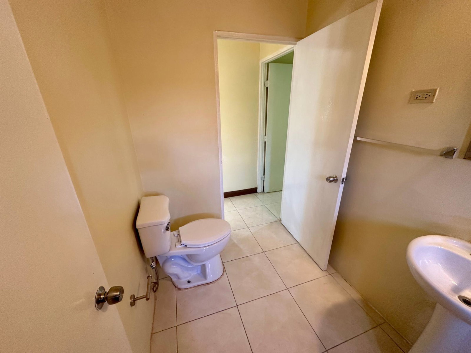 Twenty-Second image of 3 South Boulevard in Old Harbour, St. Catherine, Jamaica - property is For Rent