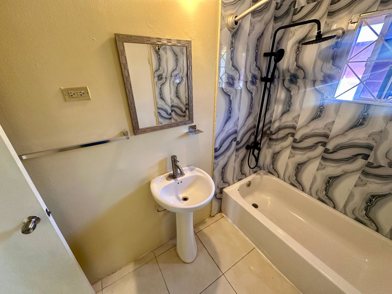 Twenty-Fourth image of 3 South Boulevard in Old Harbour, St. Catherine, Jamaica - property is For Rent