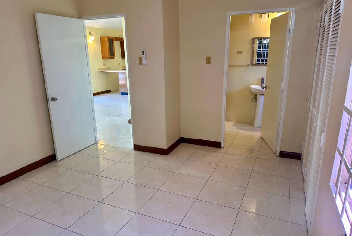 Twenty-Ninth image of 3 South Boulevard in Old Harbour, St. Catherine, Jamaica - property is For Rent