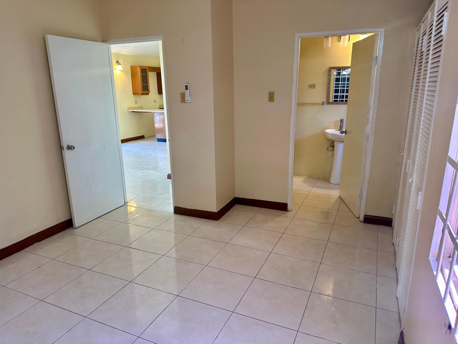 Twenty-Ninth image of 3 South Boulevard in Old Harbour, St. Catherine, Jamaica - property is For Rent