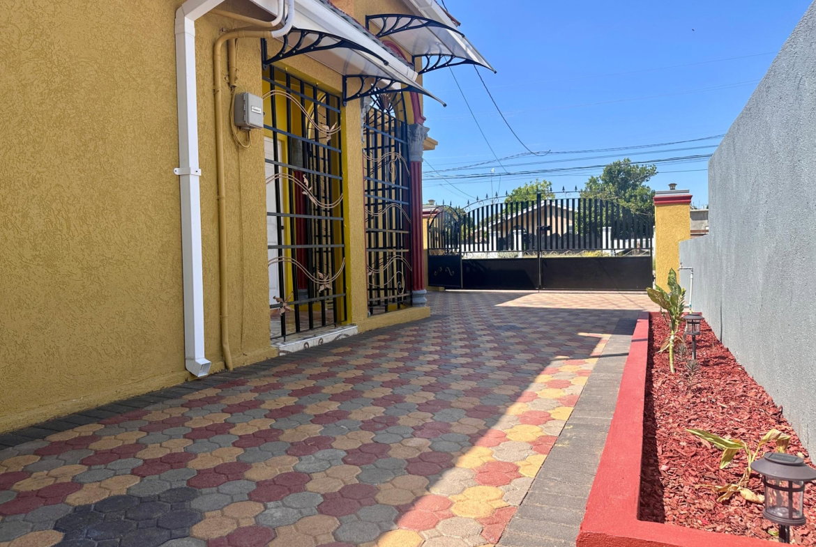 Sixth image of 3 South Boulevard in Old Harbour, St. Catherine, Jamaica - property is For Rent