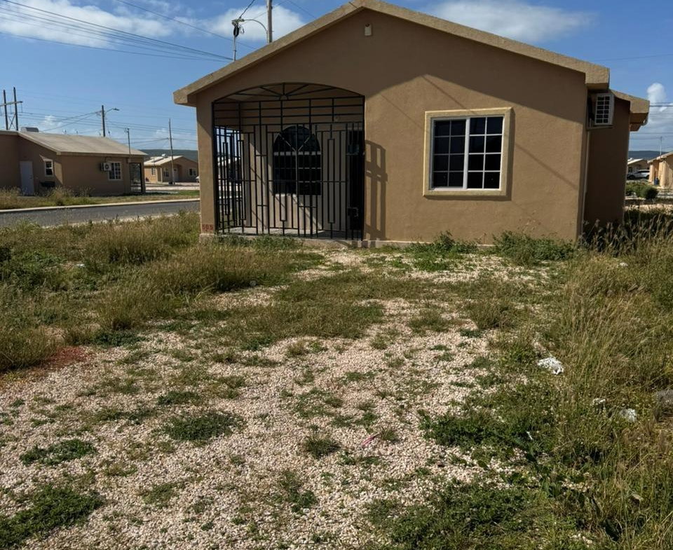 First image of 505-phoenix pa Phoenix Park Village in Greater Portmore, St. Catherine, Jamaica - property is For Rent