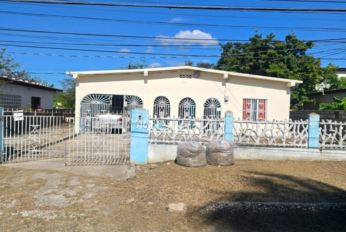 First image of 816 St. Johns Thruway in Old Road, St. Catherine, Jamaica - property is For Rent