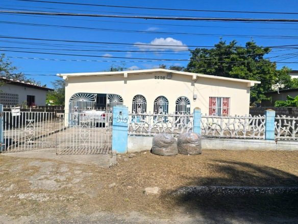 First image of 816 St. Johns Thruway in Old Road, St. Catherine, Jamaica - property is For Rent