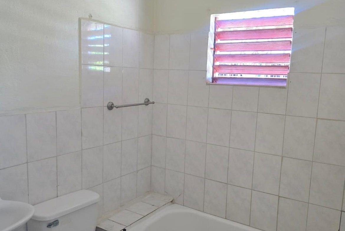 Seventh image of 816 St. Johns Thruway in Old Road, St. Catherine, Jamaica - property is For Rent