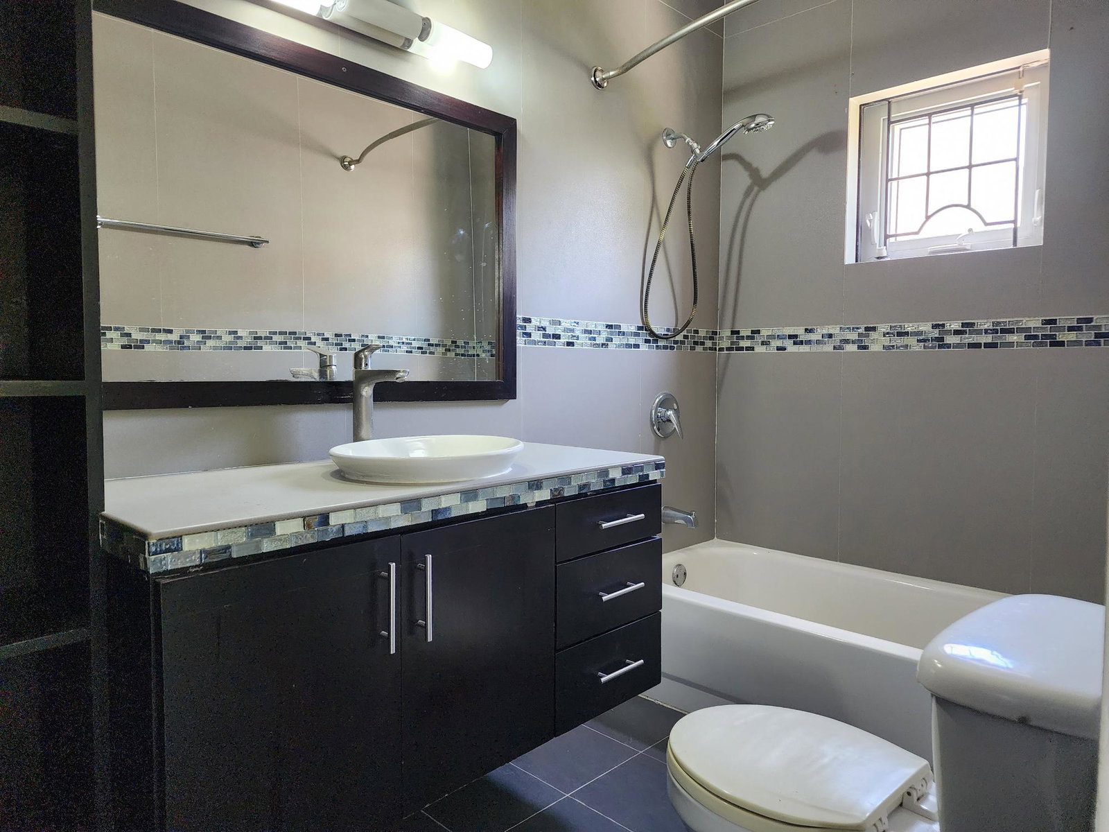 3-Bedroom-Apartment-for-Rent-at-7-Earls-Court-St.-Andrew-Jamaica Fifteenth image of 7 Earls Court in Kingston 8, St. Andrew, Jamaica - property is For Rent