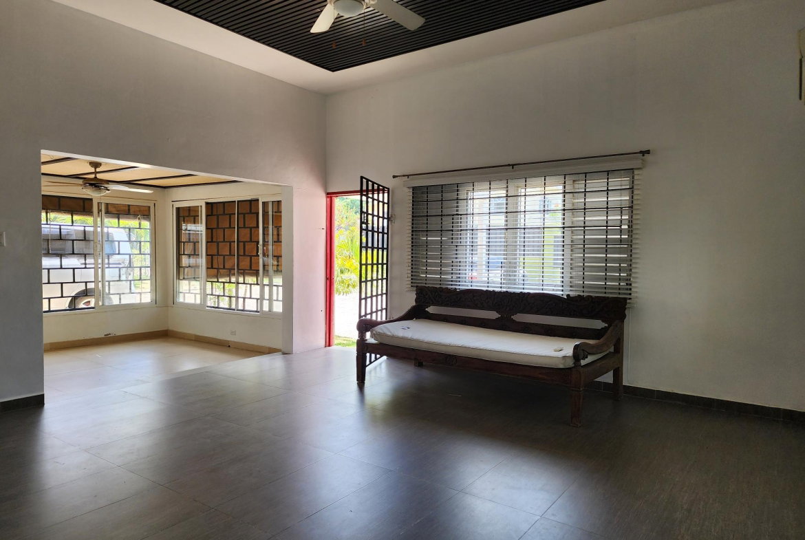 Fifth image of 7 Earls Court in Kingston 8, St. Andrew, Jamaica - property is For Rent