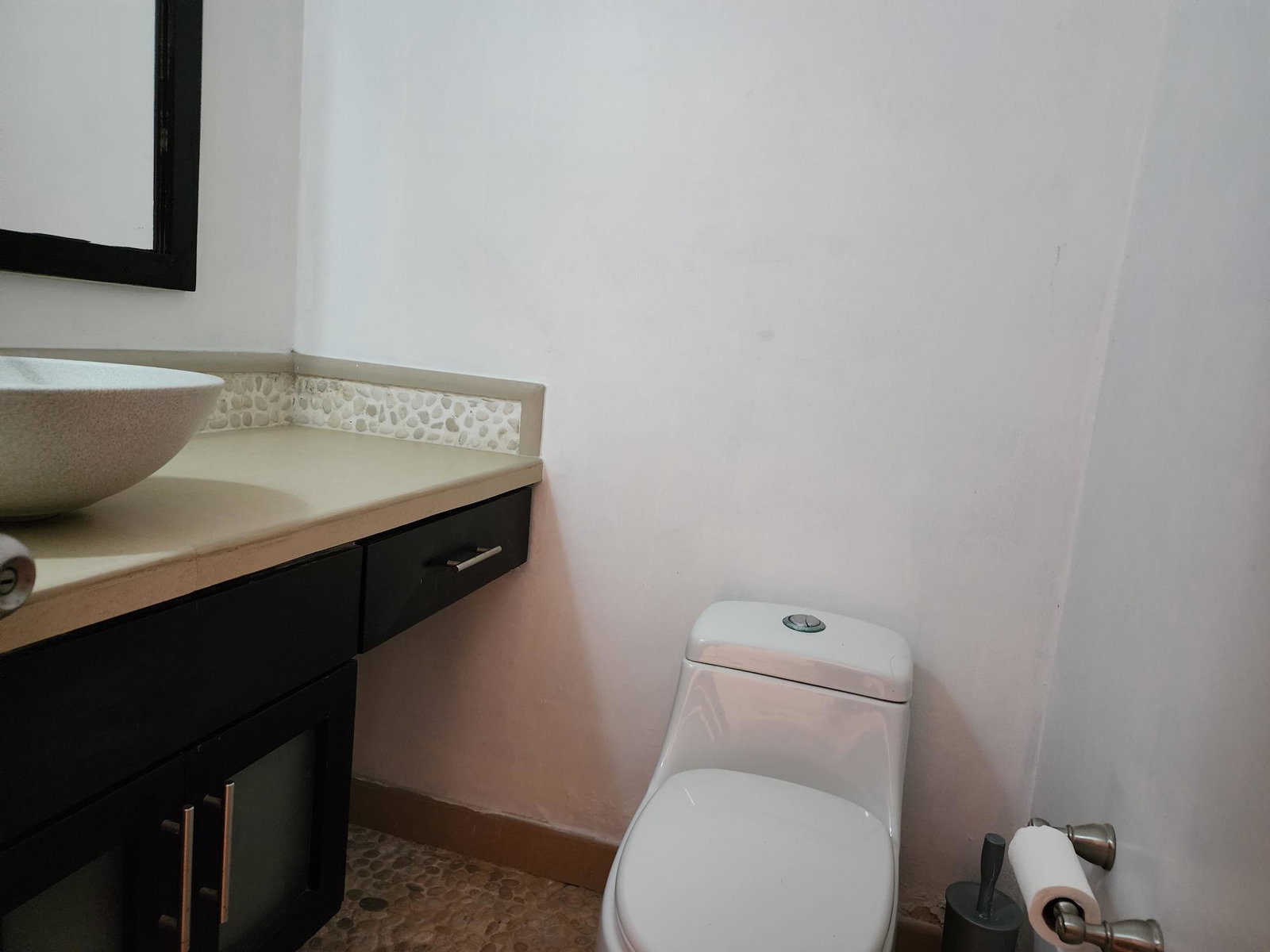 3-Bedroom-Apartment-for-Rent-at-7-Earls-Court-St.-Andrew-Jamaica Ninth image of 7 Earls Court in Kingston 8, St. Andrew, Jamaica - property is For Rent