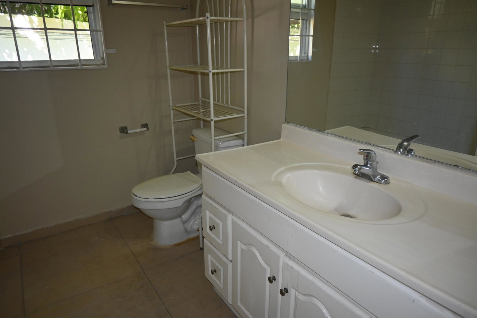 Seventh image of 34 Esperanza Drive el Prado in Spanish Town, St. Catherine, Jamaica - property is For Rent