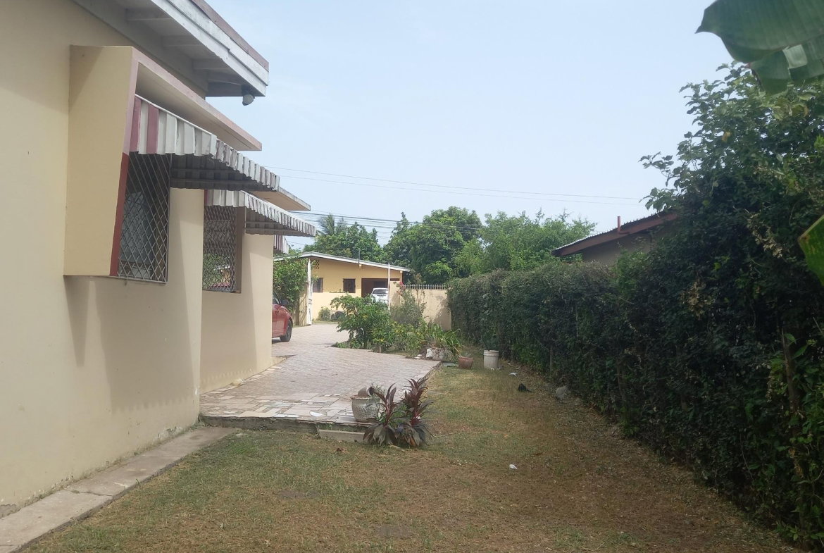 Eighteenth image of 102 Havendale Drive in Kingston 19, St. Andrew, Jamaica - property is For Sale