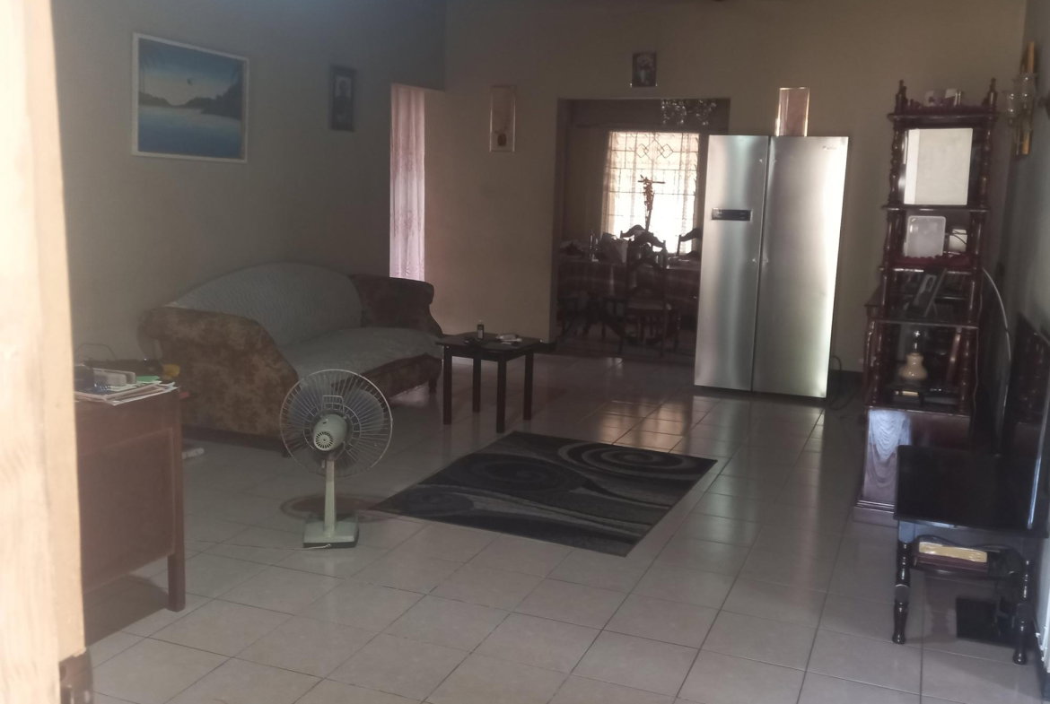 Ninth image of 102 Havendale Drive in Kingston 19, St. Andrew, Jamaica - property is For Sale