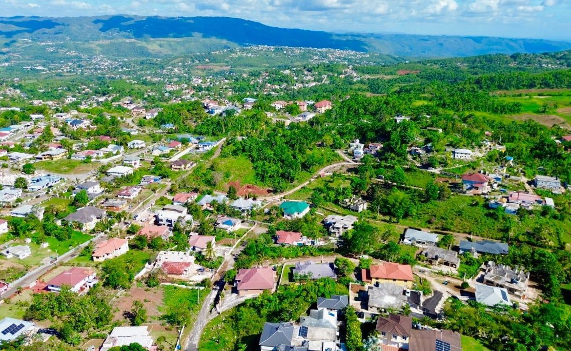 Eighth image of 3 Decarteret Gardens in Mandeville, Manchester, Jamaica - property is For Sale