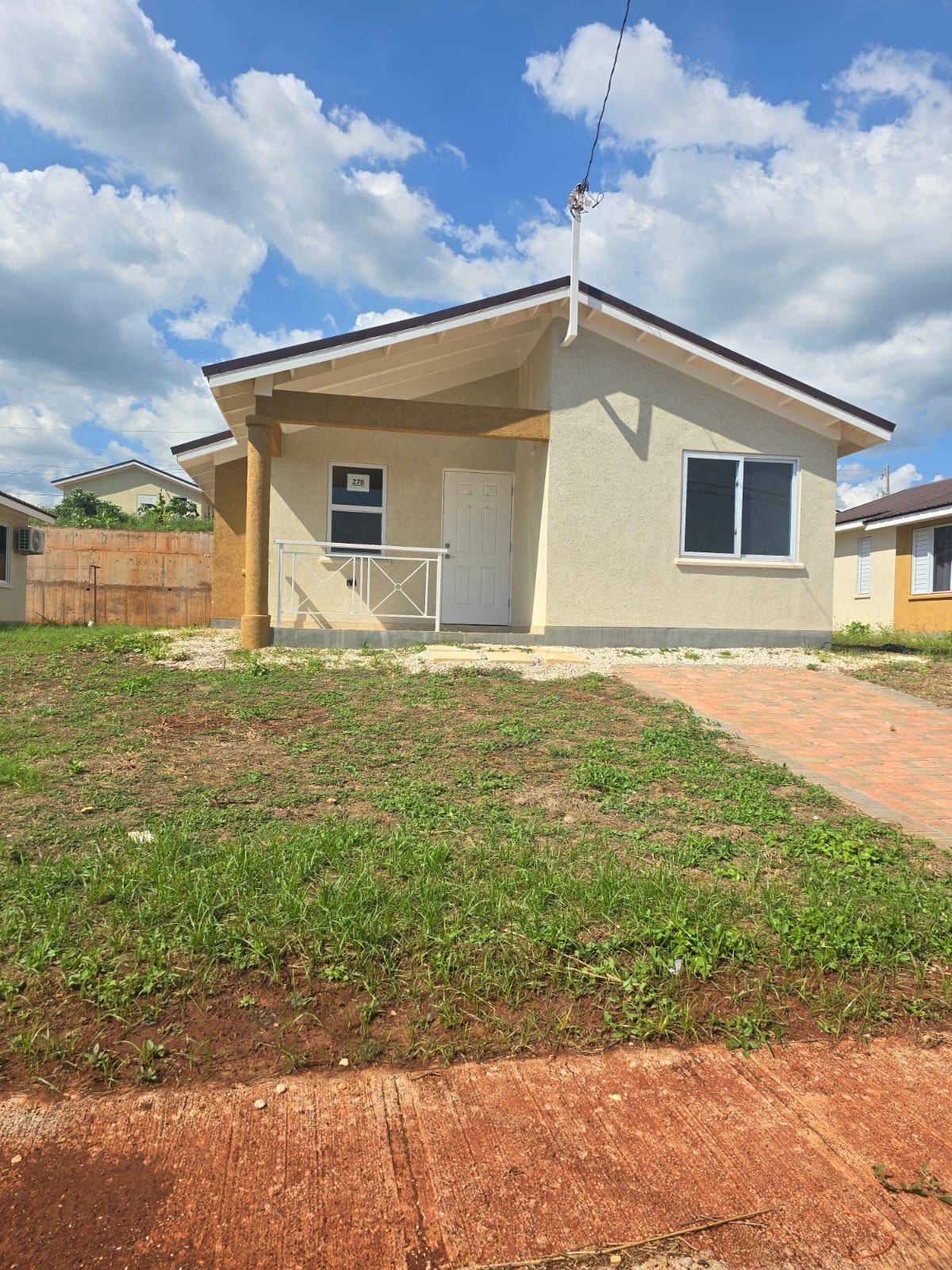 Sixth image of 45 Warwick Castle Street in Innswood, St. Catherine, Jamaica - property is For Rent