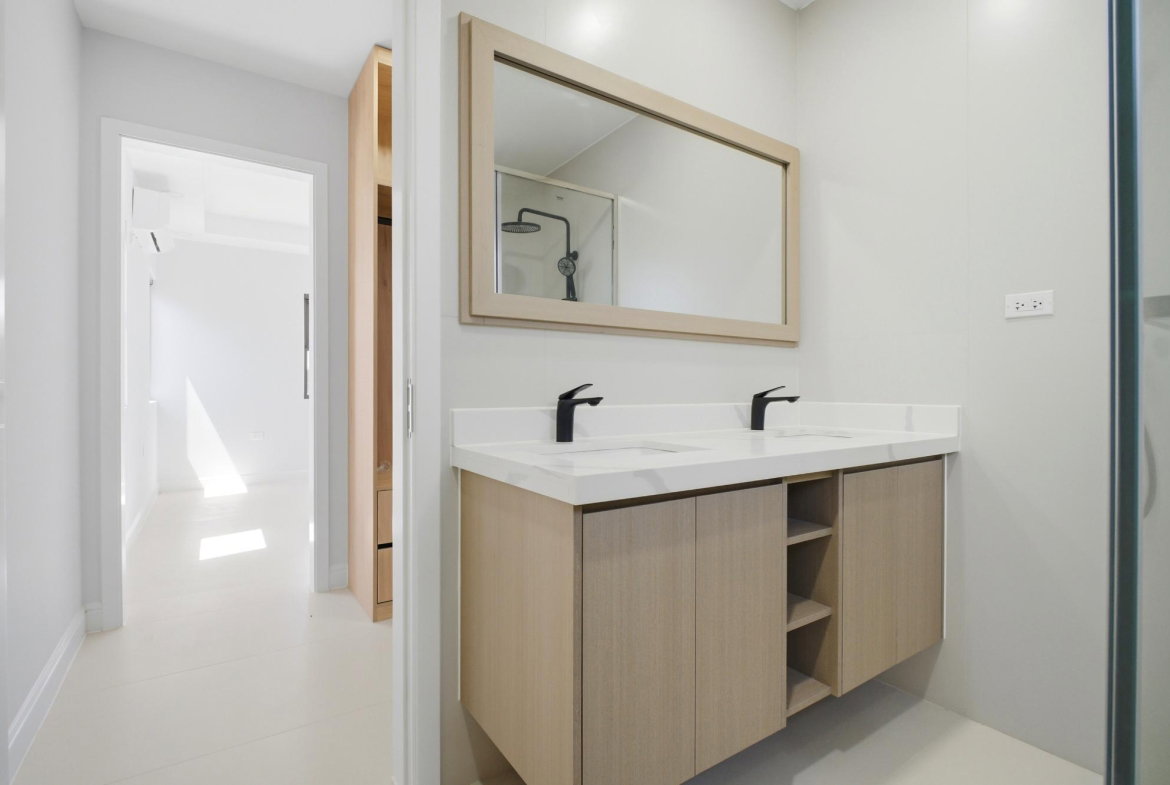 Seventeenth image of 294 Oak Estate in Bernard Lodge, St. Catherine, Jamaica - property is For Rent