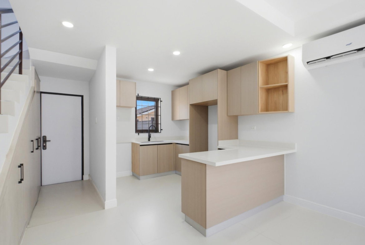 Fourth image of 294 Oak Estate in Bernard Lodge, St. Catherine, Jamaica - property is For Rent