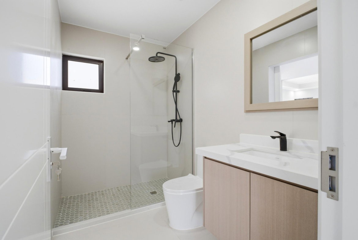 Fifth image of 294 Oak Estate in Bernard Lodge, St. Catherine, Jamaica - property is For Rent