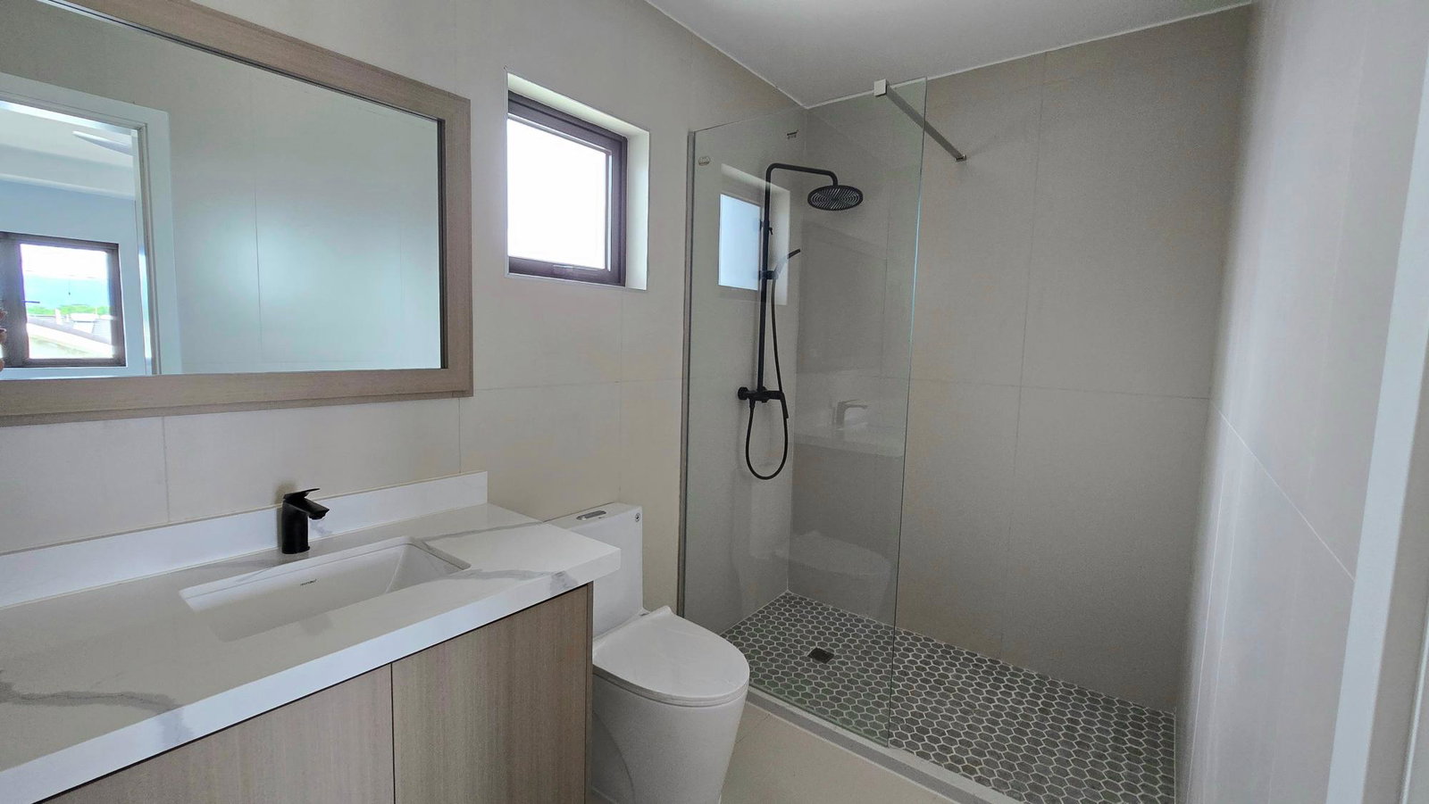 Sixth image of 299- Oak Estate (phase 3) in Bernard Lodge, St. Catherine, Jamaica - property is For Rent